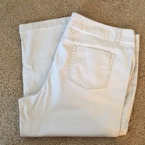 Merona Capris Size 18